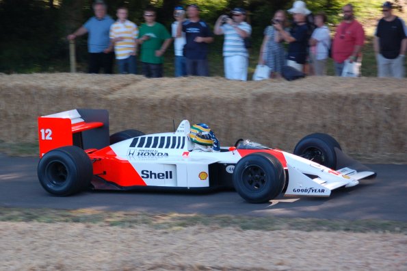 1988_McLaren-Honda_MP4_4_Goodwood,_2009